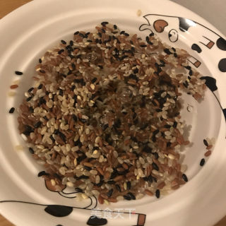 四色米红枣粥的做法步骤：3
