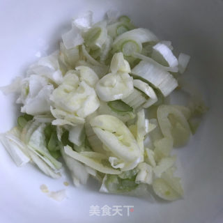 茶油炒葫芦条的做法步骤：2