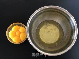 酸奶古早蛋糕的做法步骤：2