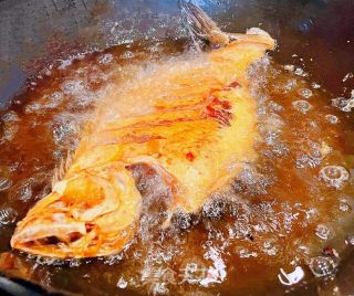 #酸甜美食#肉沫干烧偏口鱼的做法步骤：3