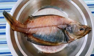 #酸甜美食#肉沫干烧偏口鱼的做法步骤：1