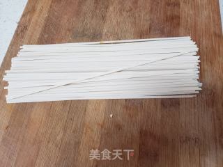 南瓜汤面条的做法步骤：2