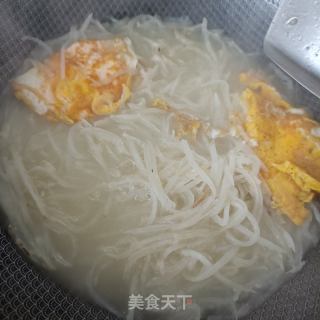 煎蛋白萝卜汤的做法步骤：12