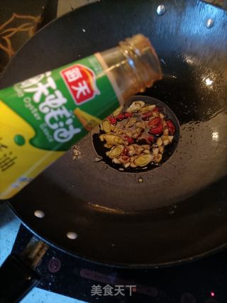 蒜苔白玉菇炒鸡蛋的做法步骤：10
