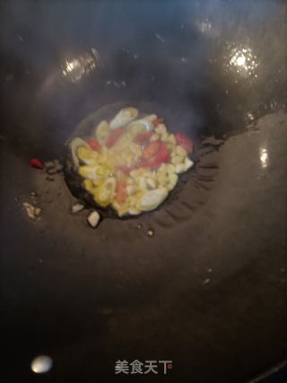 蒜苔白玉菇炒鸡蛋的做法步骤：8