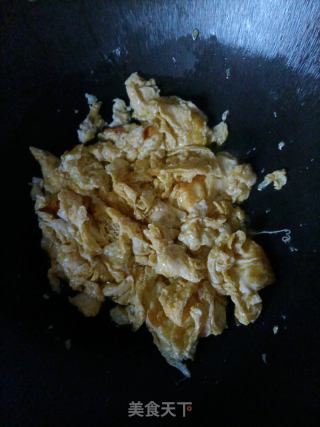 蒜苔白玉菇炒鸡蛋的做法步骤：6
