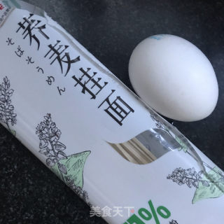 荷包蛋荞麦面的做法步骤：1