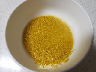 金缨红薯长寿粥的做法步骤：2