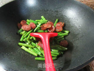 腊肠炒四季豆的做法步骤：8