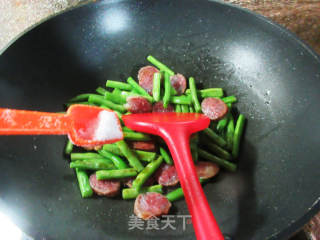 腊肠炒四季豆的做法步骤：6