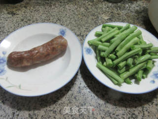 腊肠炒四季豆的做法步骤：1