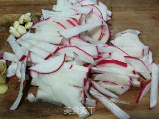 腊肉烧萝卜的做法步骤：2