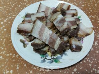 腊肉烧萝卜的做法步骤：1