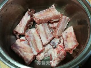 排骨一锅炖的做法步骤：1