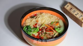 炒牛肉方便面的做法步骤：7