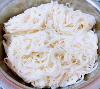 #热汤面#肉参牡蛎煎蛋青菜面的做法步骤：2