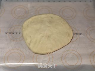 香葱肉松面包卷的做法步骤：4