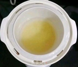 牛油果小米糕 (宝宝辅食）的做法步骤：2