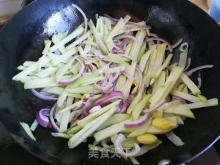 佛手瓜炒牛肉的做法步骤：6