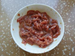 佛手瓜炒牛肉的做法步骤：1