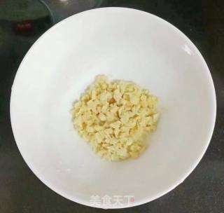 剁椒蒸鱼头的做法步骤：5