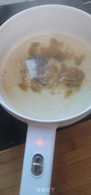 榨菜瘦肉汤面的做法步骤：5