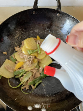 土豆炒肉片的做法步骤：9