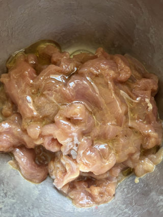 土豆炒肉片的做法步骤：2