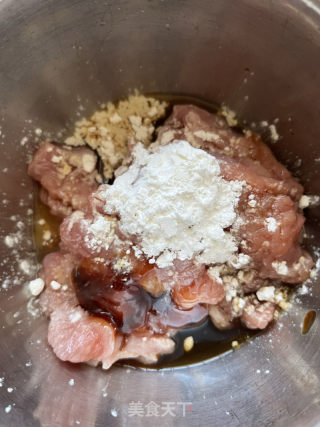 土豆炒肉片的做法步骤：1