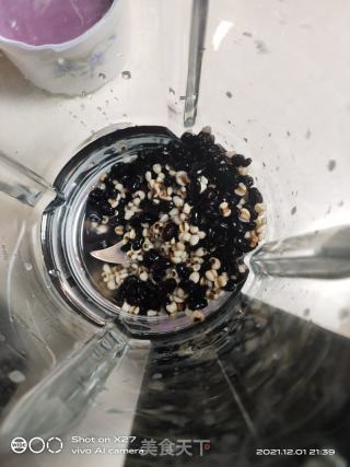 薏米黑豆糊的做法步骤：2