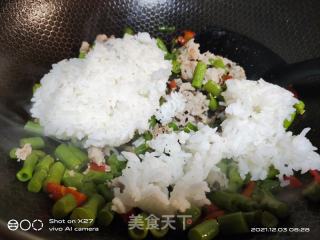 香菇肉末豆角炒饭的做法步骤：6