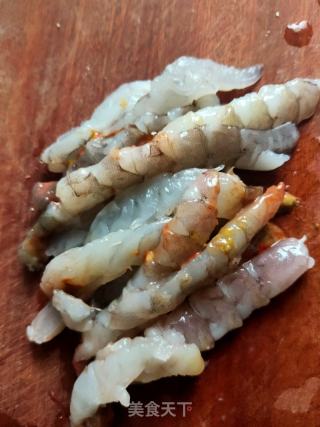 韭菜虾仁饺子的做法步骤：3
