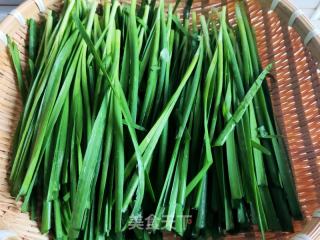 韭菜虾仁饺子的做法步骤：1