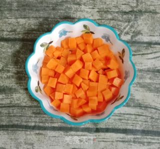 鸡肉小米萝卜粥的做法步骤：2