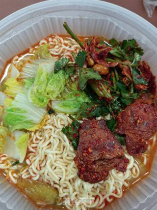 麻辣牛肉拉面的做法步骤：4