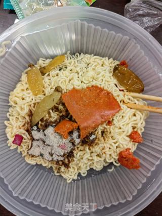 麻辣牛肉拉面的做法步骤：3