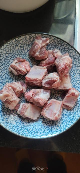 榨菜蒸排骨的做法步骤：1
