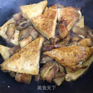 五花肉烧豆腐的做法步骤：8