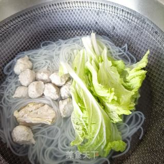 鸡肉丸汤粉的做法步骤：6