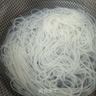 鸡肉丸汤粉的做法步骤：4