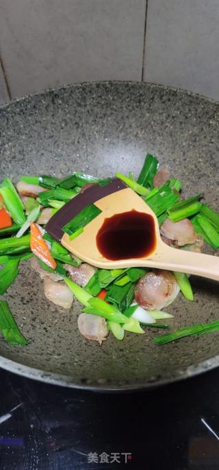 青蒜炒腊味的做法步骤：8