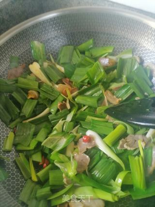 腊肉炒蒜苗的做法步骤：5