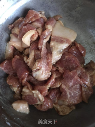 肉片炒菜心的做法步骤：2