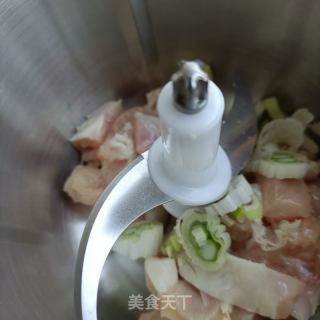 清汆莲藕鸡肉丸的做法步骤：6
