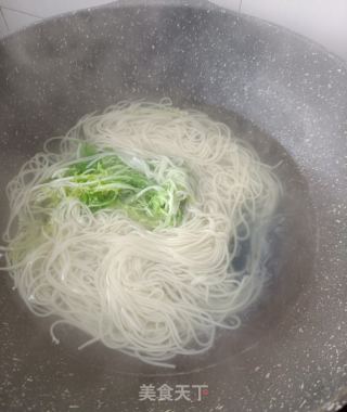 “热汤面”酸萝卜羊肉面的做法步骤：5