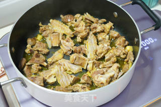 仔姜鸭焖土豆的做法步骤：5