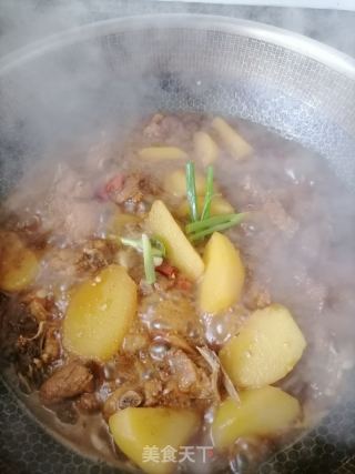 土豆烧排骨的做法步骤：9