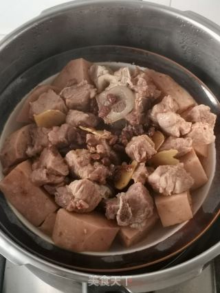 豆豉芋头蒸脊骨的做法步骤：6
