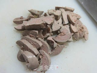鸭肝炒白佛手瓜的做法步骤：2