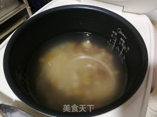 板栗花生二米粥的做法步骤：2